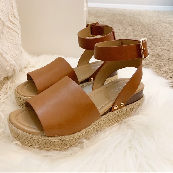 NEW Sami Platform Sandal- in Tan - Picture 5 of 6